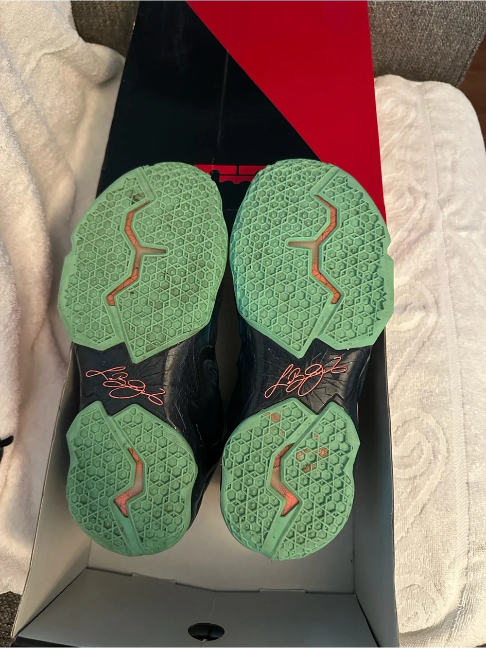Vintage LeBron 11 Low — Navy, Teal & Coral